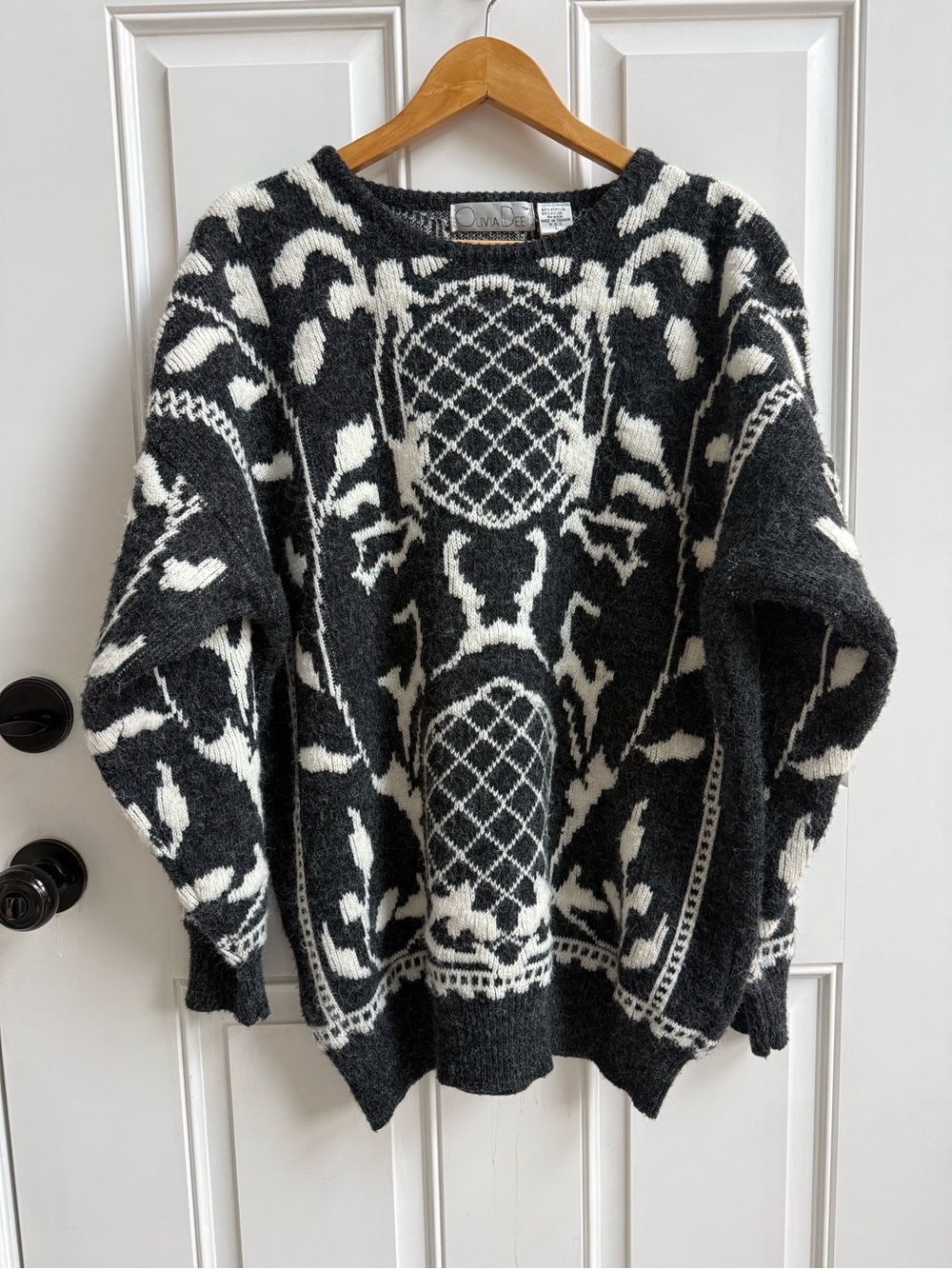 Vintage Chunky Oversized Knit Sweater whimsigoth Acadamia women black and white